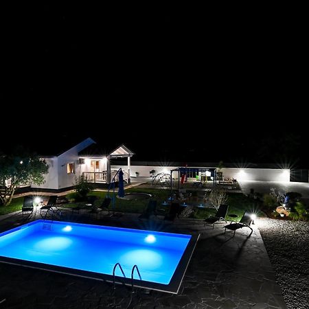 Holiday Home Aprilis With Pool, Jacuzzi And Sauna Galovac  Exterior photo
