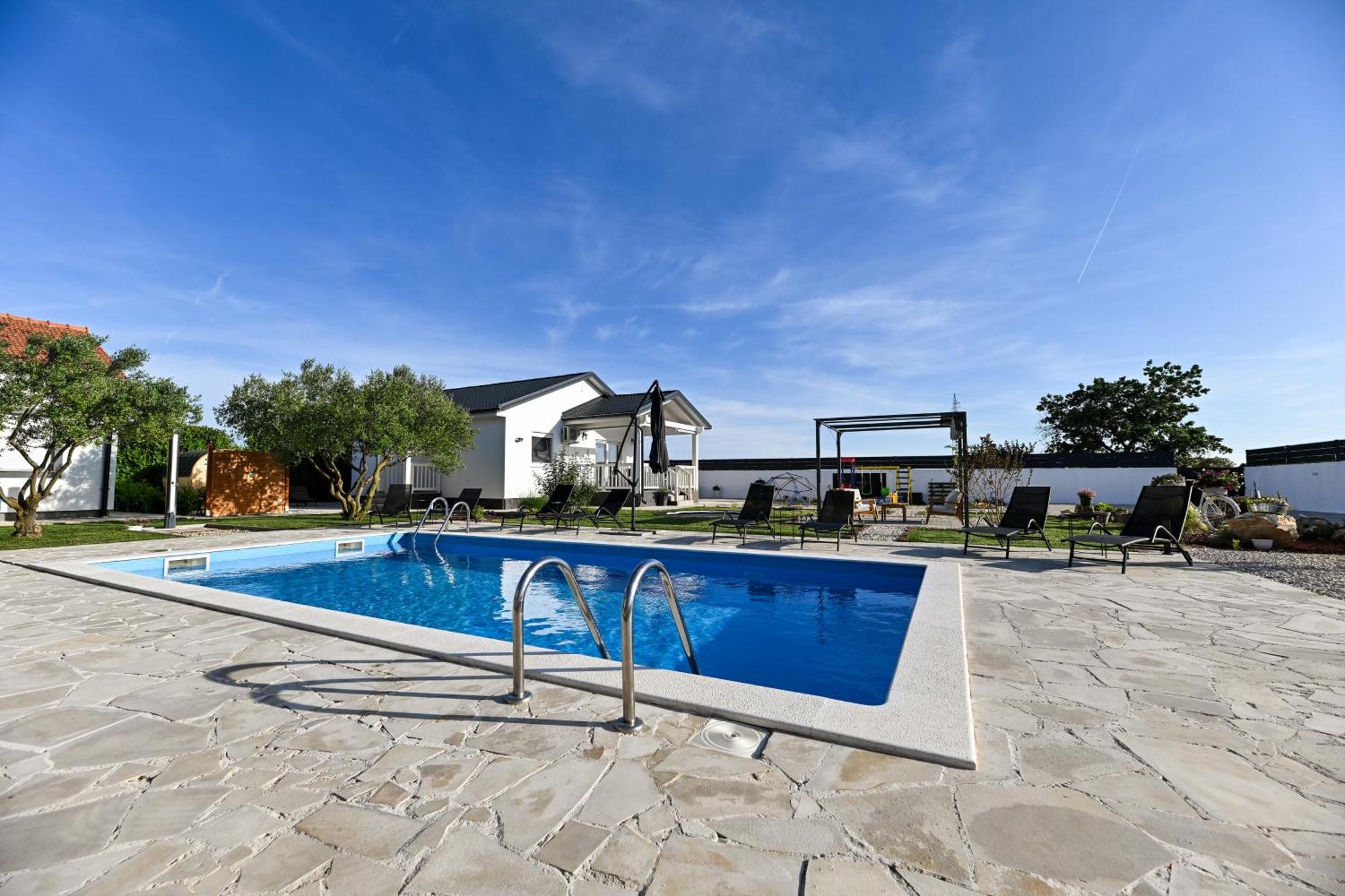 Holiday Home Aprilis With Pool, Jacuzzi And Sauna Galovac  Exterior photo