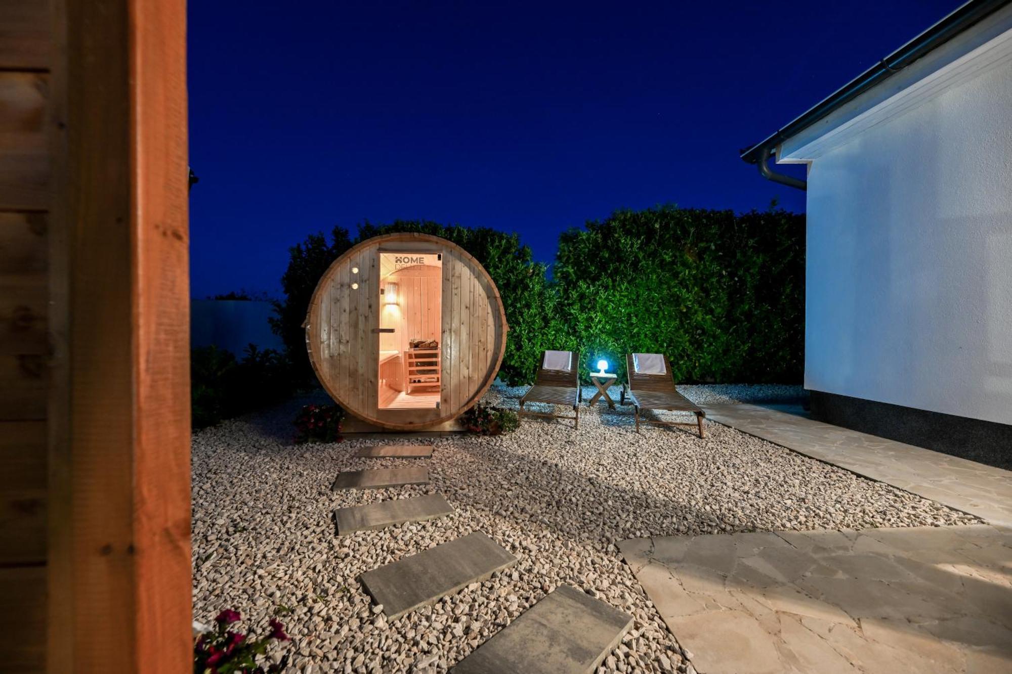 Holiday Home Aprilis With Pool, Jacuzzi And Sauna Galovac  Exterior photo